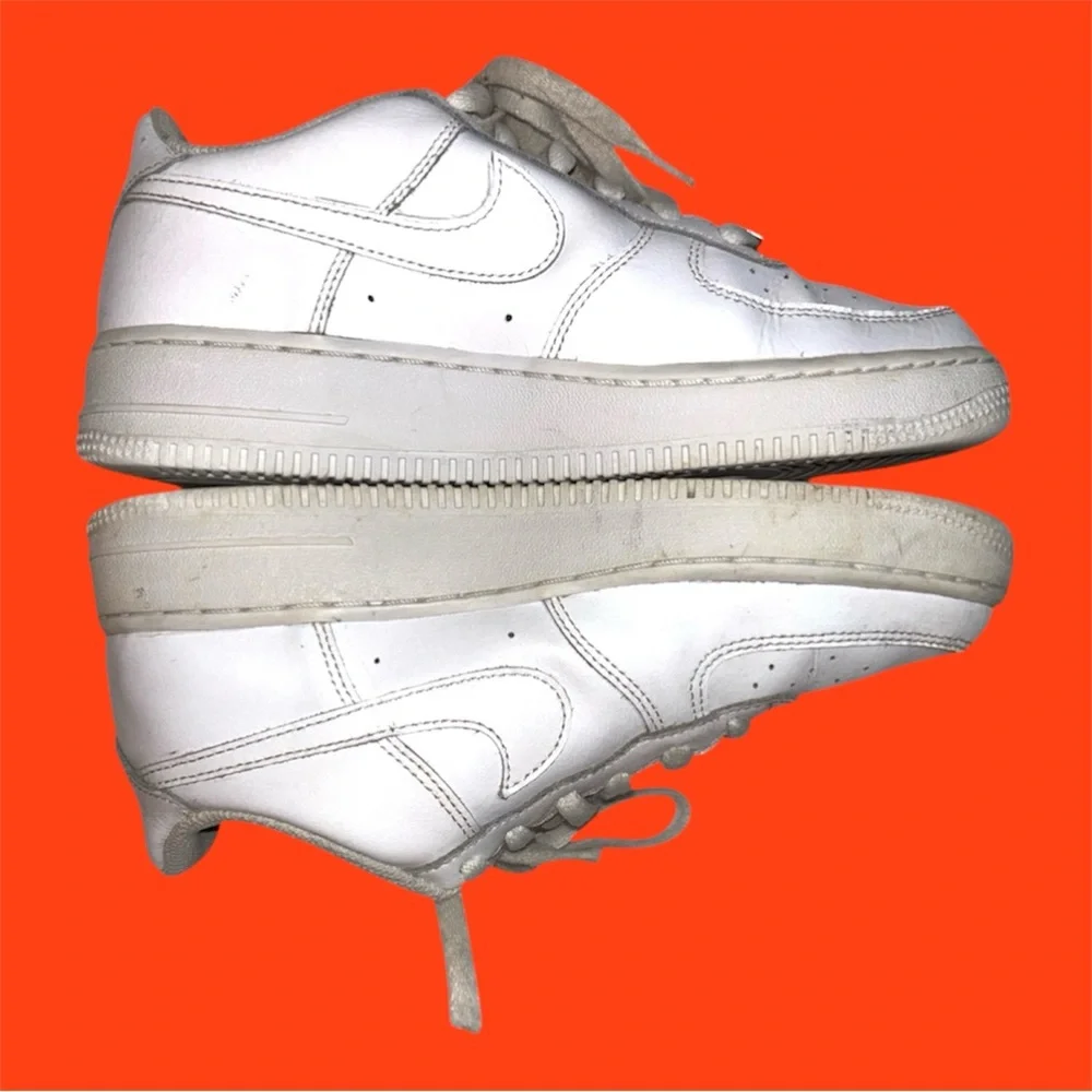 NIKE Air Force 1 Low Triple White Sneakers | great Pre-owned condition - Picture 4 of 5